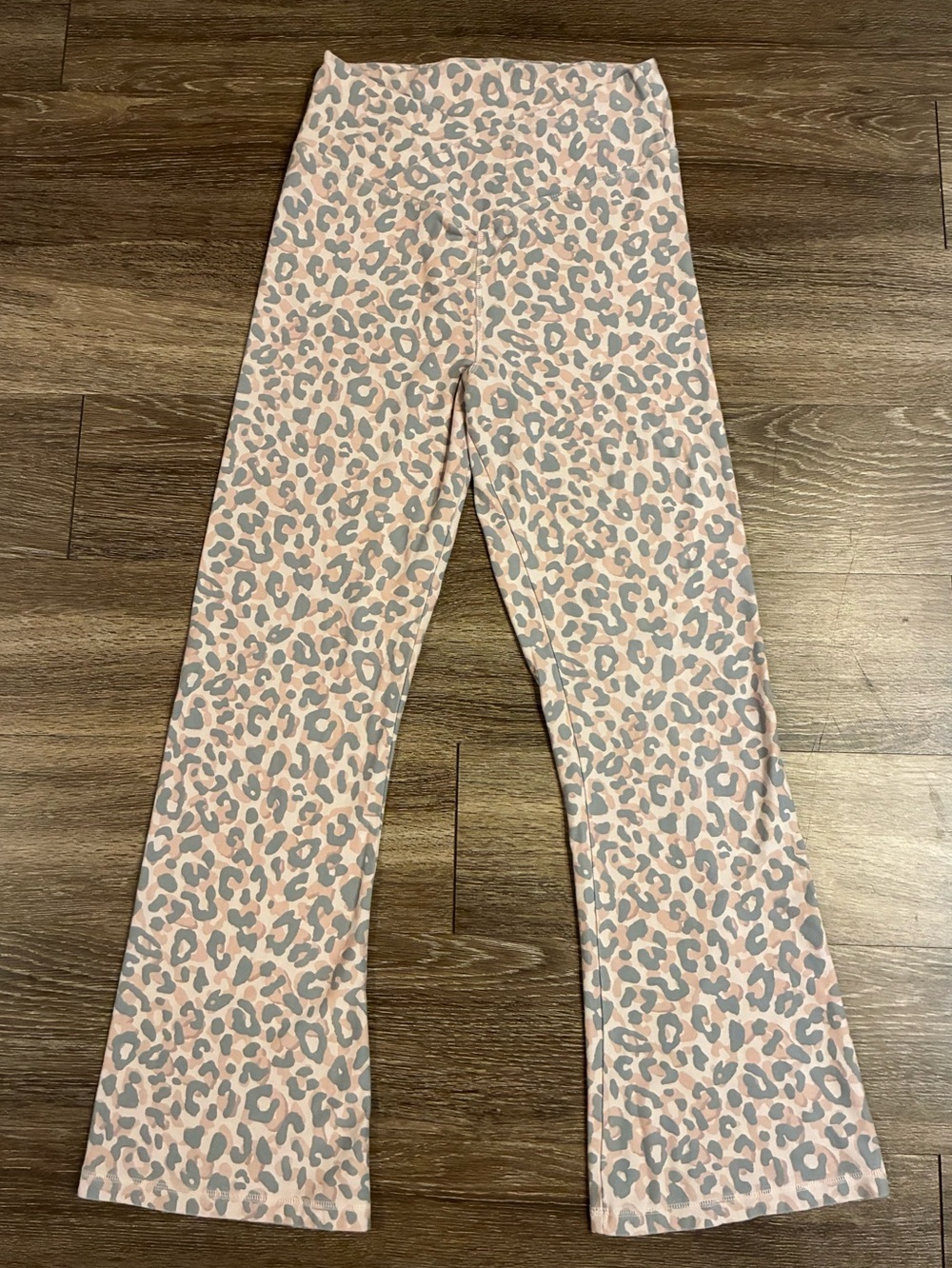 VS PINK Pink Leopard Print V Crossover Waist Flare Pants Size Large - Picture 3 of 7